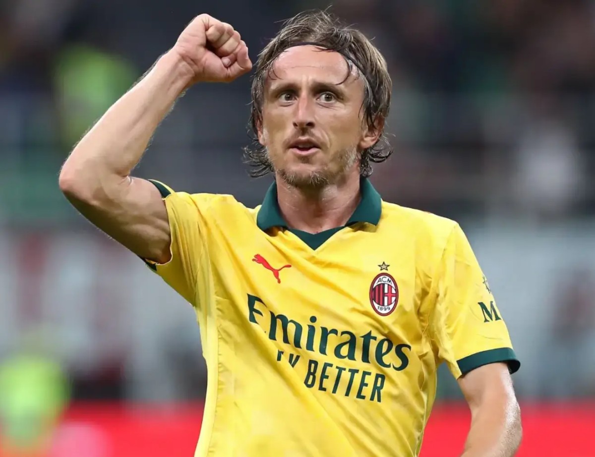 40岁莫德里奇成意甲抢断王,540分钟0犯规太神奇